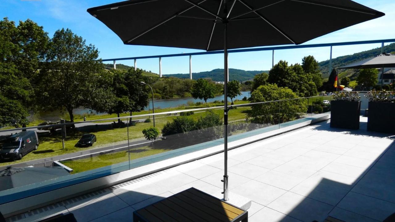 Moselufer Apartments Ürzig Екстериор снимка